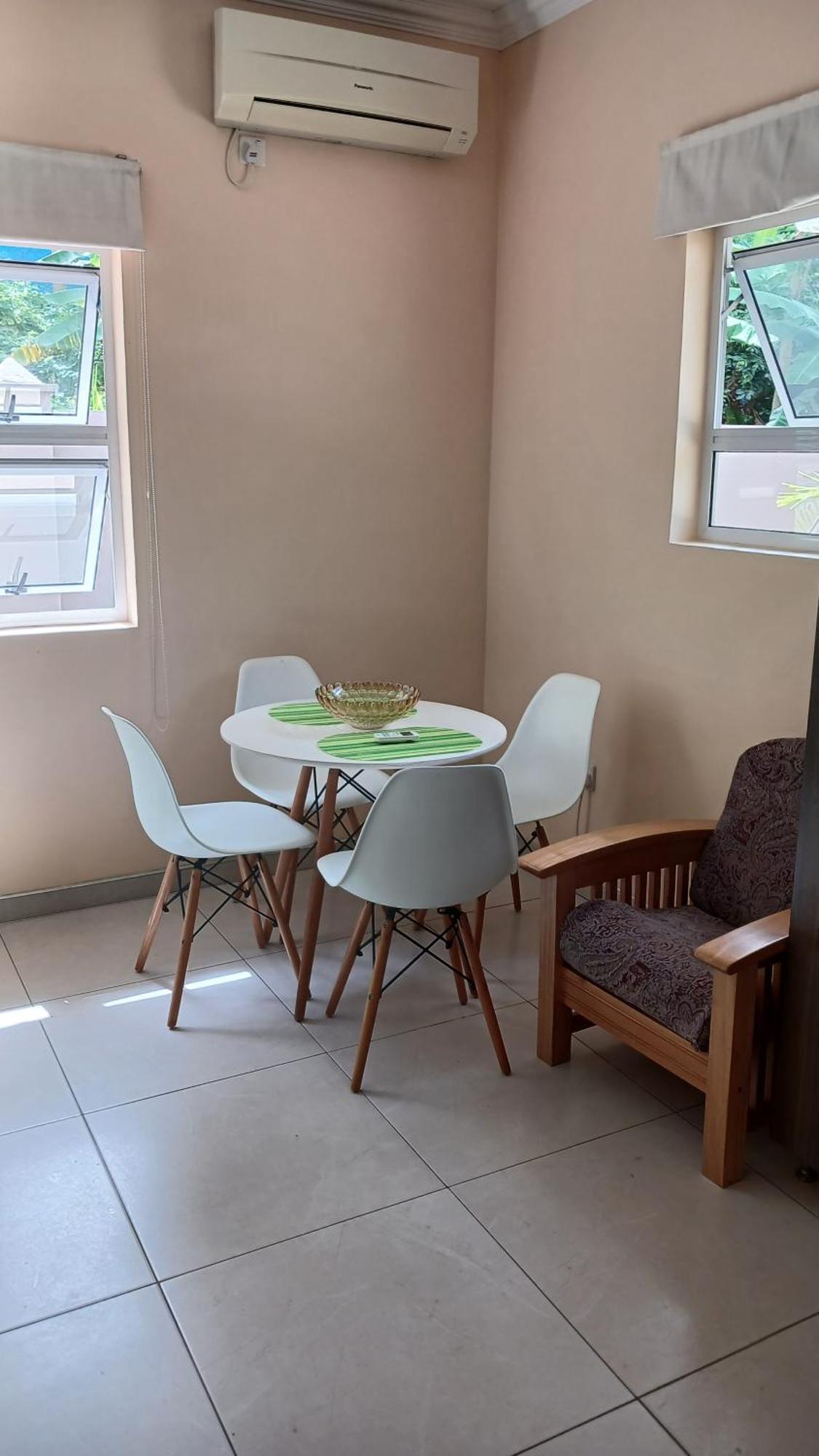 Beau Bassin Inn Baie Lazare  Екстериор снимка