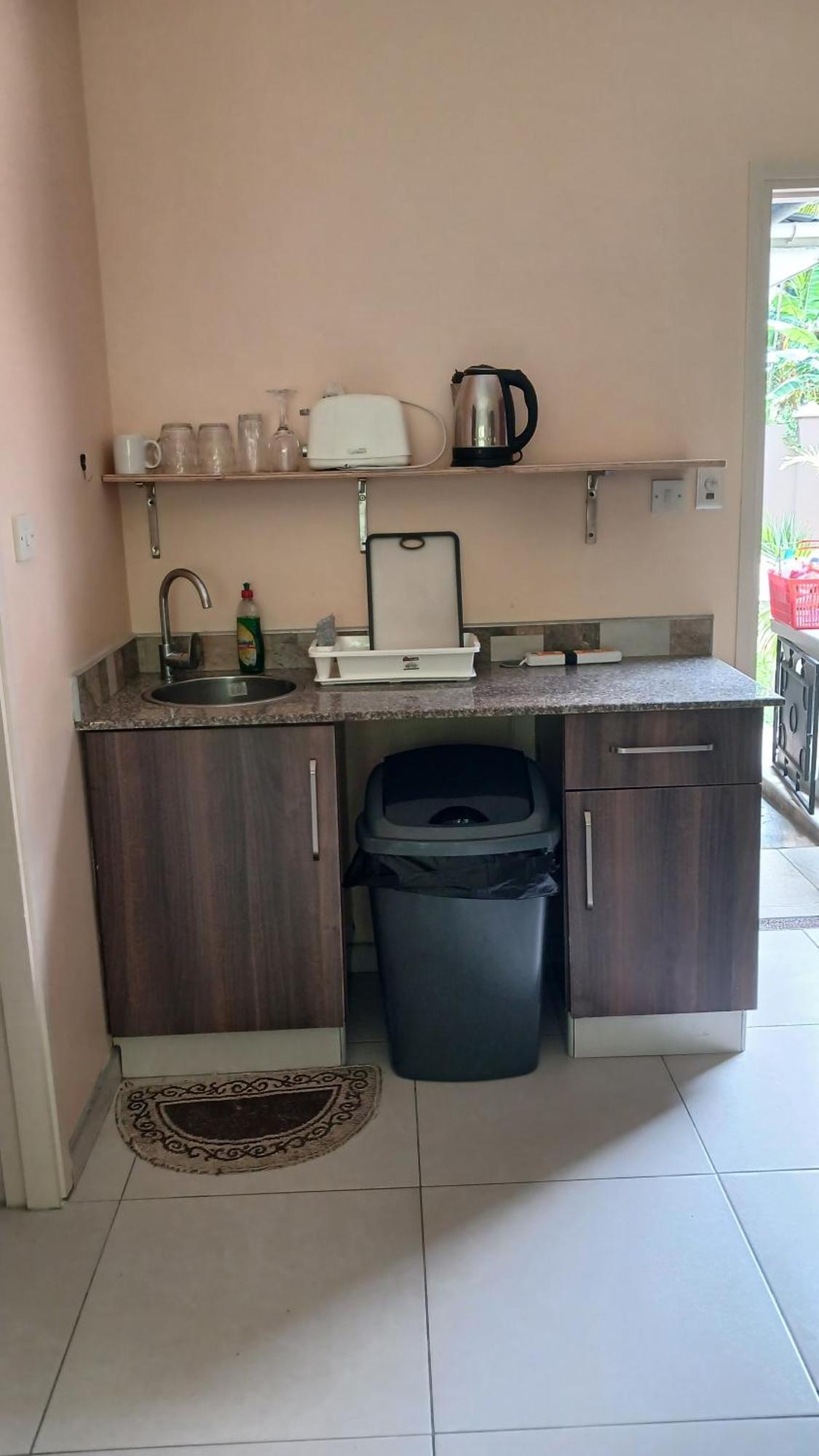 Beau Bassin Inn Baie Lazare  Екстериор снимка