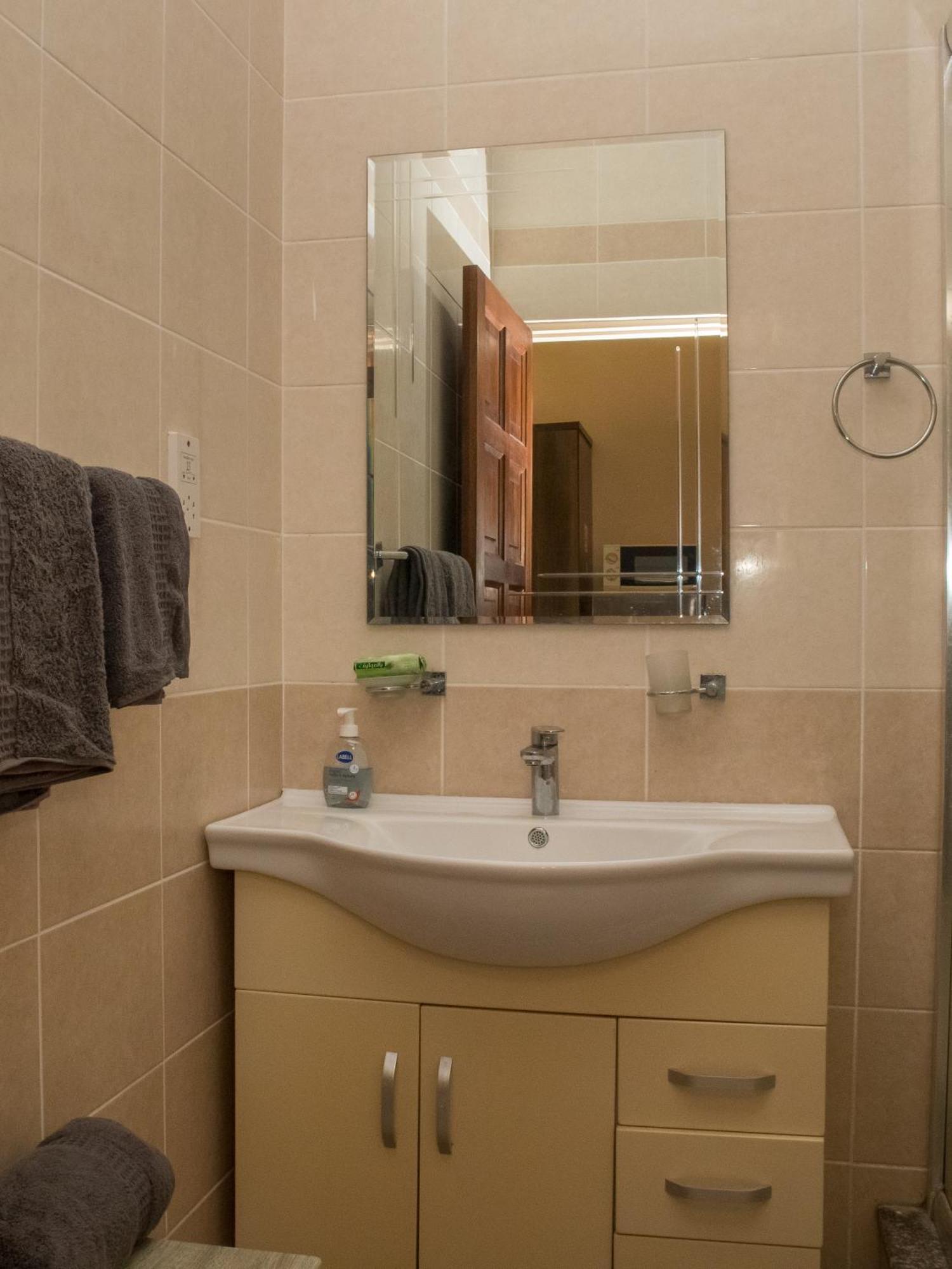 Beau Bassin Inn Baie Lazare  Екстериор снимка